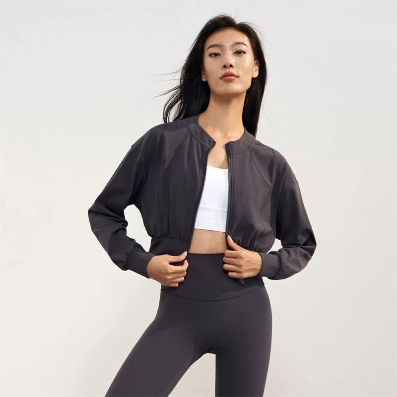 Unveiling Elegance: The Versatility of Women's Round Neck Jackets in Gym Fashion